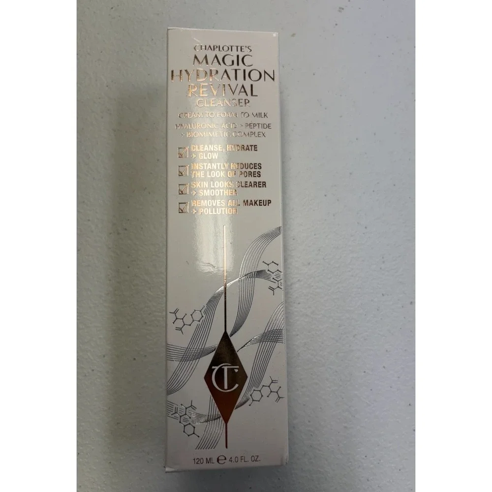 Charlotte Tilbury Magic Hydration Revival Facial Cleanser - 4 fl.oz *NEW IN BOX*
